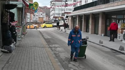 Yozgat'ta vatandaşlar, 2025 yılı için açıklanan asgari ücreti ‘komedi’ olarak değerlendirdi.