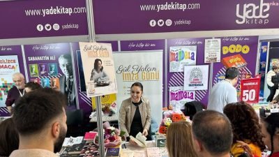 Yazar Gül Yalçın 21. Ankara kitap fuarında okurları ile buluştu. Son