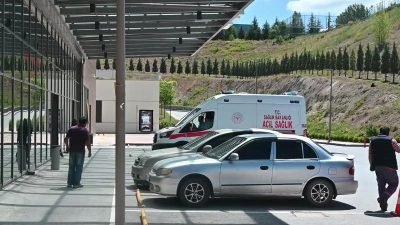 Yerköy Devlet Hastanesi’nin zemininden su çıktığını kabul eden Yozgat İl