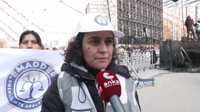 Yurttaş Birlikteliği'nin düzenlediği “Yurttaş Sesleniyor, Haklarımızı Alacağız” mitingine katılan Emeklilikte