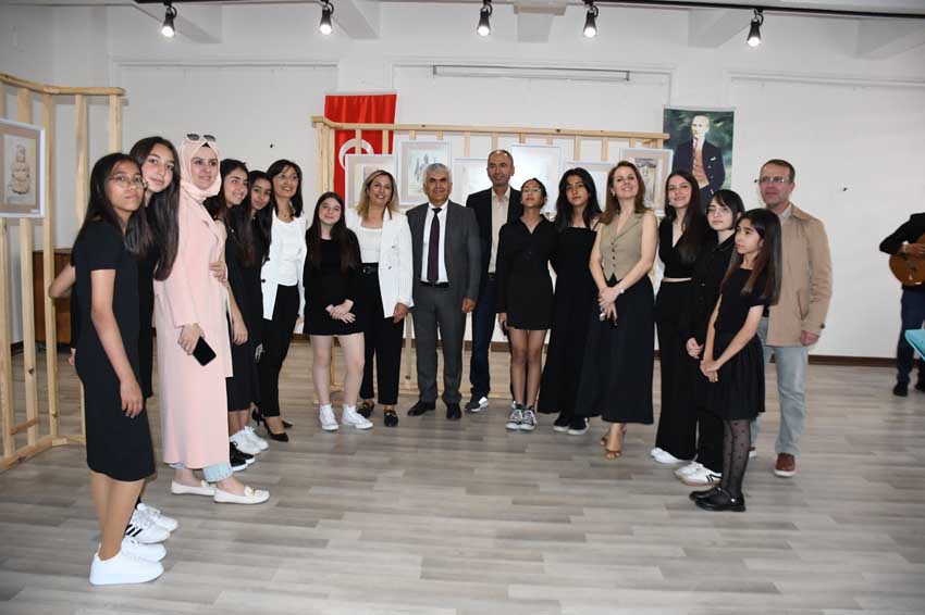 Mamak Belediyesi, genç sanatçılara kapılarını açmaya devam ediyor. Hacı Bektaş-ı