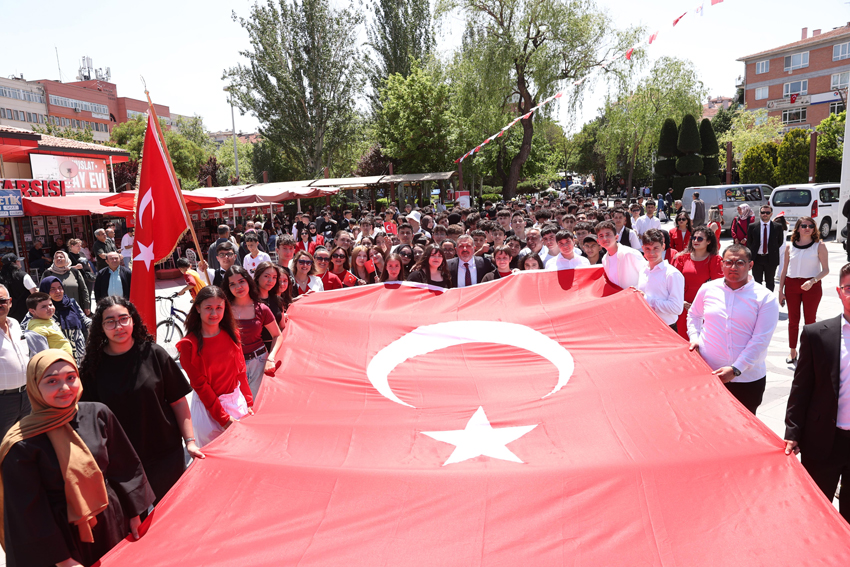 Sincan’da 19 Mayıs coşkuyla kutlandı 19 Mayıs Atatürk’ü Anma Gençlik ve Spor Bayramı Lale Meydanı’nda