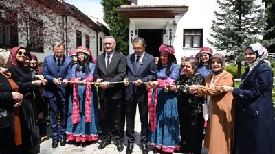 Altındağ Belediyesi, anlamlı bir sergiye daha imza attı. “Bir İlmeğin