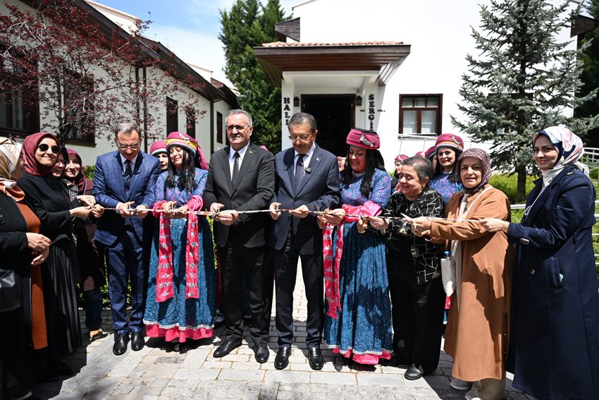 Altındağ Belediyesi, anlamlı bir sergiye daha imza attı. “Bir İlmeğin