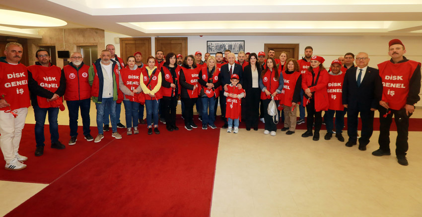 Yenimahalle Belediye Başkanı Fethi Yaşar, 1 Mayıs Emek ve Dayanışma Günü