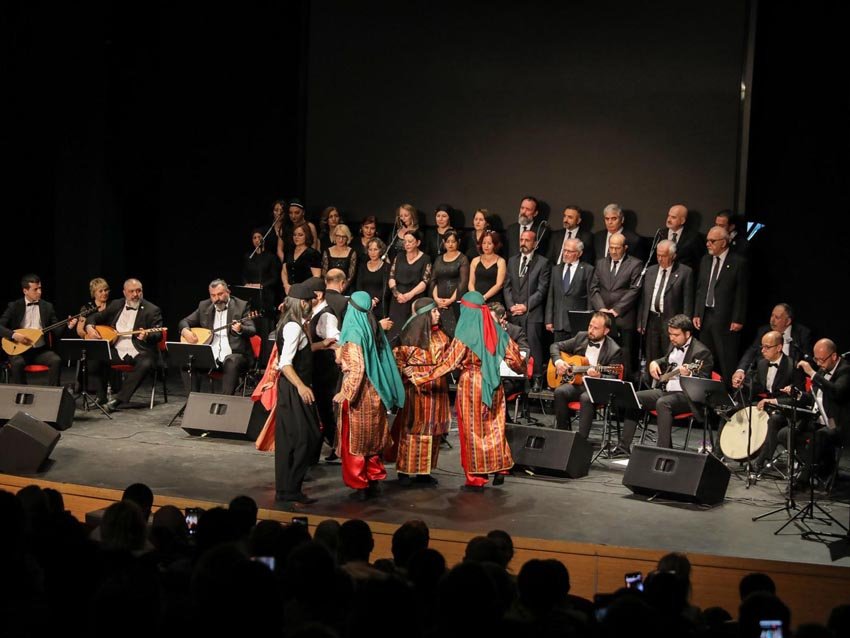 Turkuaz Türk Halk Müziği Korosu, altıncı konseri olan “Deyişler” ile