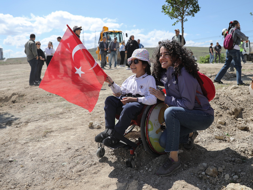 etimesgutta-engelsiz-bahar-senligi-ve-temad-hatira-ormani