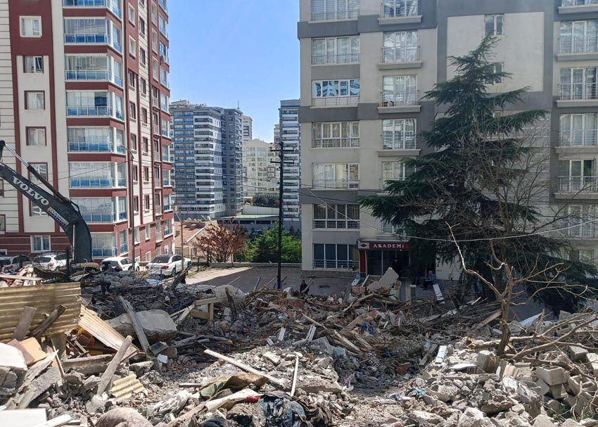Yenimahalle Belediyesi, insanların can ve mal güvenliğini tehdit eden, çevre