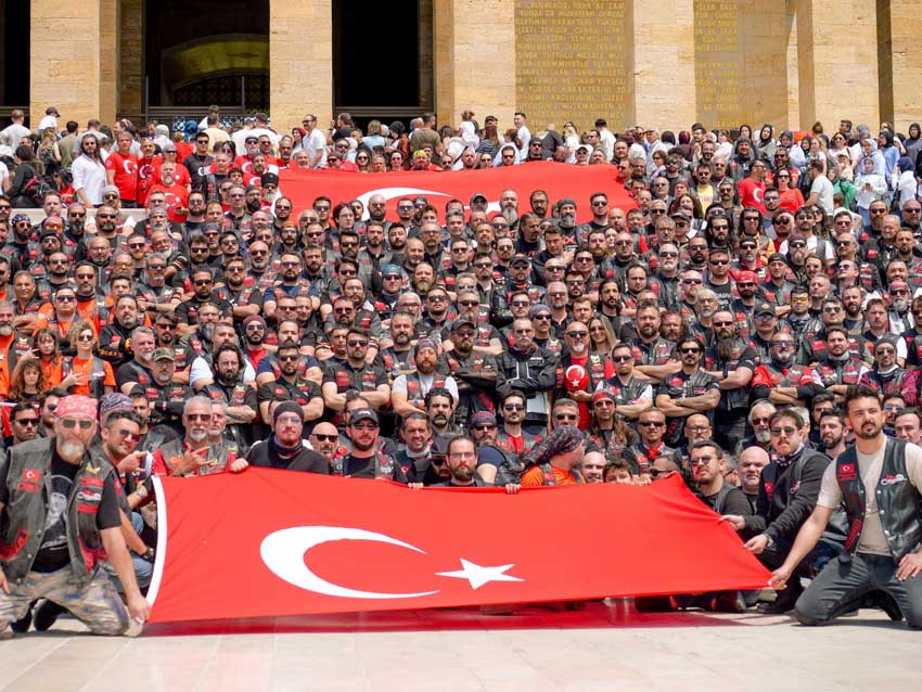baskan-besikcioglundan-19-mayisa-ozel-kortej-turkchopper-ile-anitkabire-yolculuk