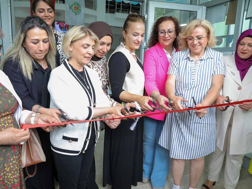 TOKİ Turkuaz Emekliler Konağı önünde gerçekleşen Turkuaz ve Atabey ETİSEM