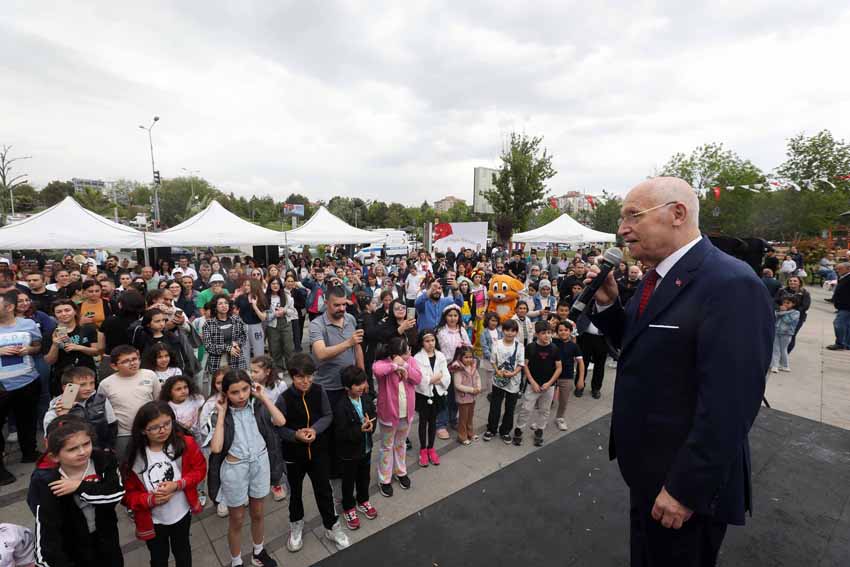 Yenimahalleliler “Gençlik Şenliği”nde buluştu Yenimahalle Belediyesi, 19 Mayıs Atatürk'ü Anma Gençlik ve Spor Bayramı