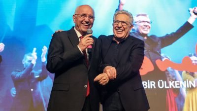 Usta Sanatçı Zülfü Livaneli’nin hayatını anlatan “Livaneli: Barışa ve Özgürlüğe