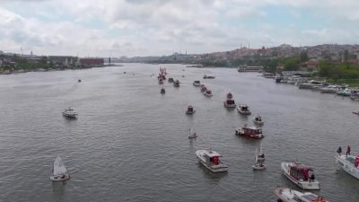 Beyoğlu Belediyesi'nin 19 Mayıs kutlamaları kapsamında Haliç'in mavi sularında düzenlenen