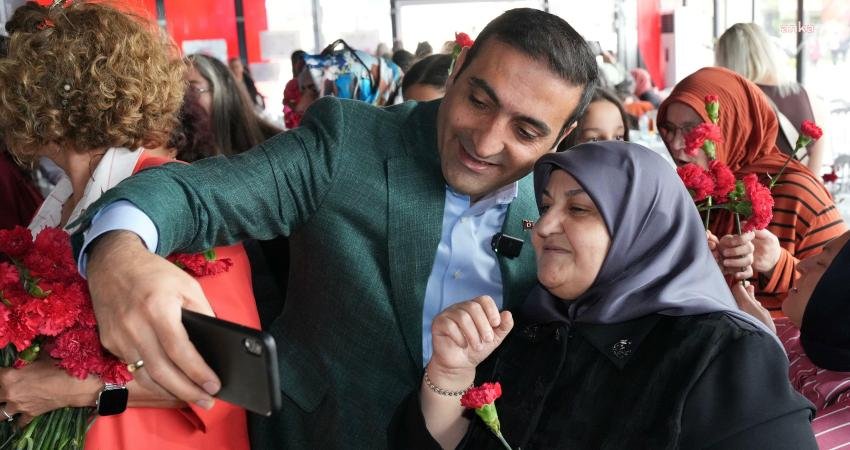 Anneler Günü, Beyoğlu'nda birbirinden renkli etkinliklerle kutlandı.  Beyoğlu Spor Tesisleri'nde