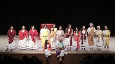 Bi’ Değişik Tiyatro’nun Başkent İletişim Akademisi iş birliğiyle prömiyerini gerçekleştirdiği