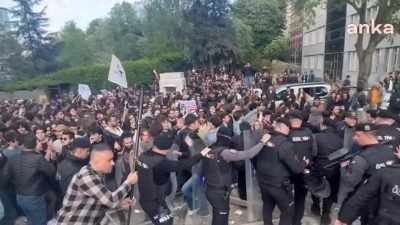 Boğaziçi Üniversitesi akademisyenleri tarafından yapılan yazılı açıklamada, İslam Araştırmaları Kulübü (BİSAK)