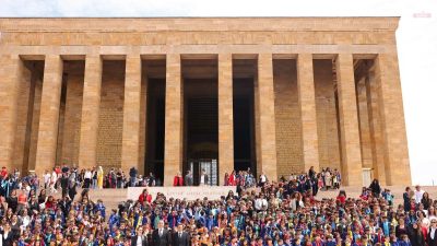 Çankaya Belediyesi kreşlerinde eğitim alan minikler, mezuniyetleri öncesi Anıtkabir'i ziyaret