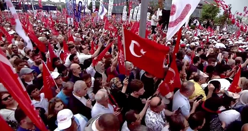 CHP Genel Başkanı Özgür Özel, Bursa'da düzenlenen “Millet İradesine Sahip