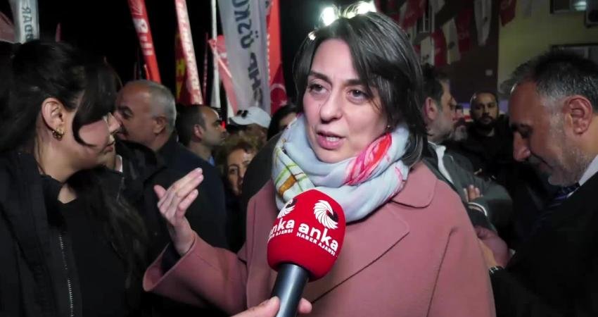 Üsküdar Belediye Başkanı Sinem Dedetaş, "Kendini milletine emanet etti. Milletimiz