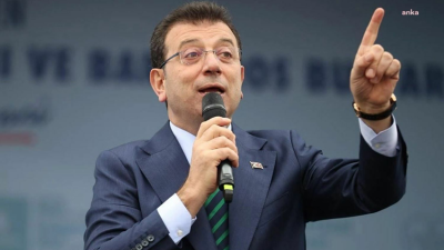 Çocukların kendisi için yazdığı mektup ve resimlerden oluşan sergiye ilşikin