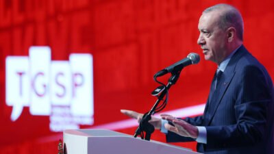 Cumhurbaşkanı Recep Tayyip Erdoğan, 4.Türkiye Gençlik Zirvesi'nde, "Kimse kirli ellerini
