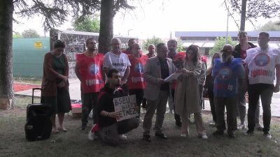 Eğitim-İş Sendikası üyeleri, Bilecik Şeyh Edebali Üniversitesi Gülümbe Kampüsü’nde bir