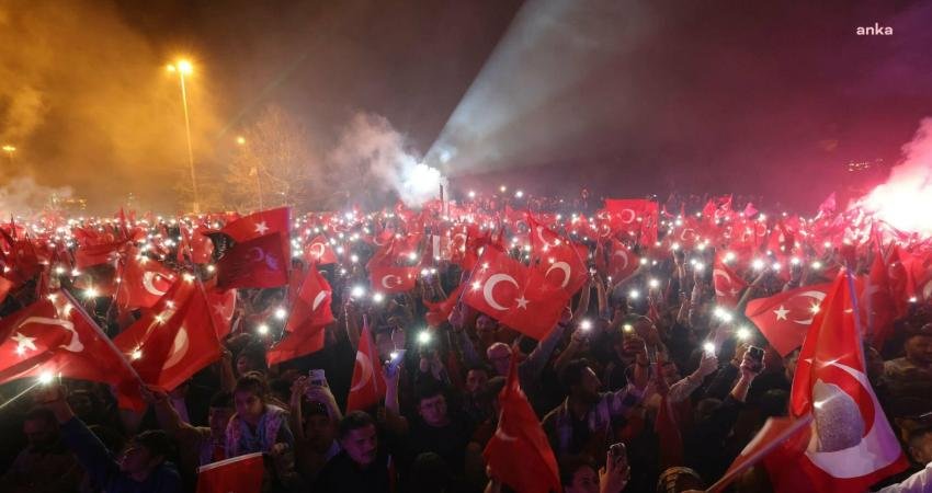 Silivri Cezaevi'nde tutuklu bulunan CHP'nin Cumhurbaşkanı adayı Ekrem İmamoğlu, gençleri