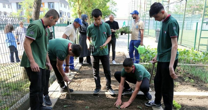 Eyüpsultan Belediyesi, çocukları doğayla tanıştırmak ve onlara çevre bilinci kazandırmak