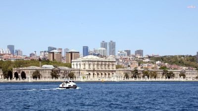 Eyüpsultan Belediyesi, Anneler Günü dolayısıyla düzenlediği Boğaz turunda müzik, ikramlar