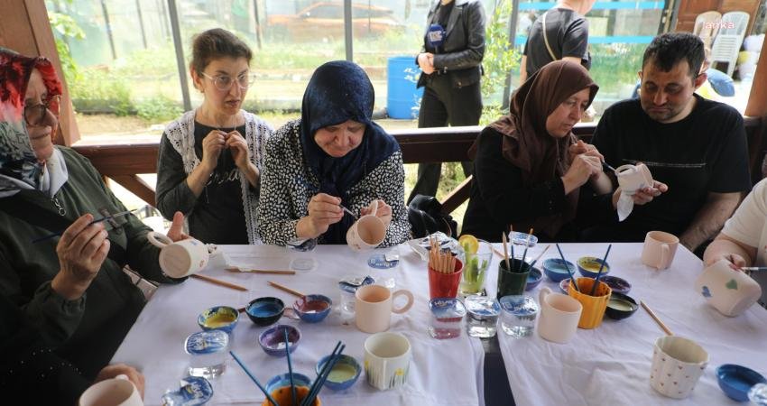 Eyüpsultan Belediyesi, Anneler Günü dolayısıyla Engelsiz Yaşam Merkezi’nde özel çocukların