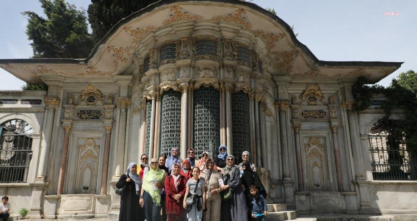 Eyüpsultan Belediyesi, Anneler Günü kapsamında ilçedeki annelere özel, tarihi ve