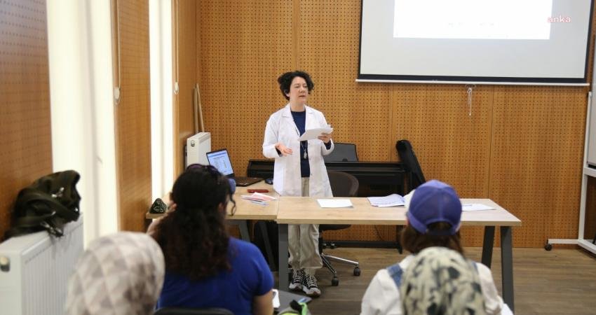 Eyüpsultan Belediyesi’nin kadınlara özel eğitim projesi ESMEK’lerde, zihinsel arınma, stresle