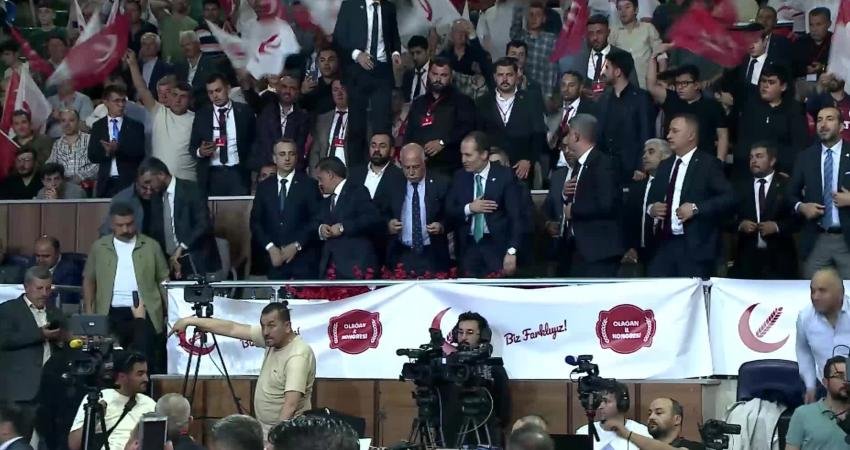 Yeniden Refah Partisi Genel Başkanı Fatih Erbakan, Cumhurbaşkanı Erdoğan'a "Terörsüz