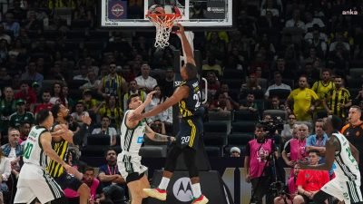 Fenerbahçe Beko Final Four’da Panathinaikos’u 82-76 yenerek Euroleague’de finale yükseldi