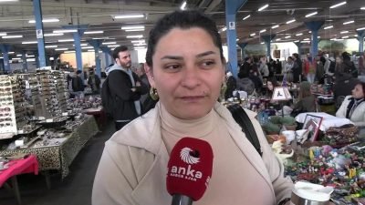 Şişli’de her hafta sonu kurulan Feriköy Antika Pazarı, nostaljik eşyaların