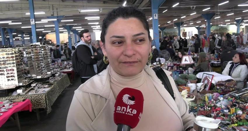 Şişli’de her hafta sonu kurulan Feriköy Antika Pazarı, nostaljik eşyaların