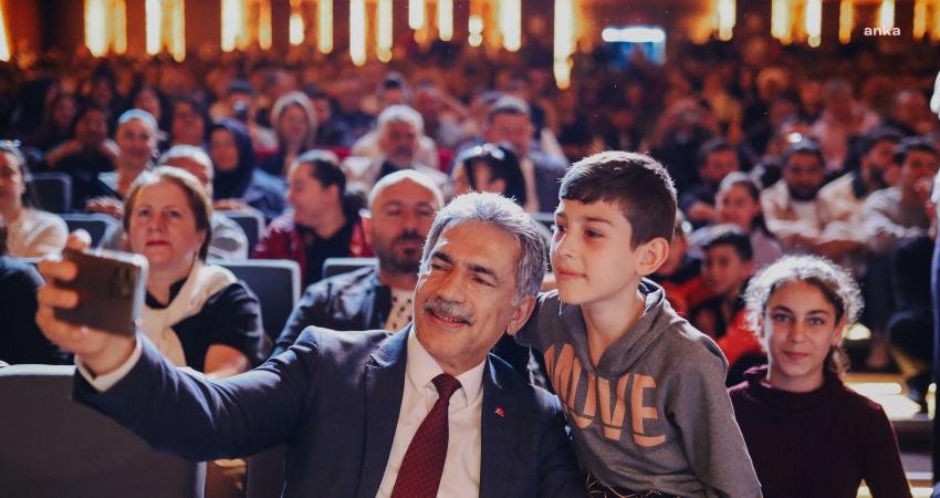 Gemlik Ritim Grubu, Cemil Meriç Kültür Merkezi’nde konser verdi. Gemlik Belediye