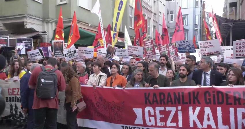 Gezi Parkı eylemlerinin 12. yıl dönümünde Beyoğlu'nda bir anma düzenlendi.