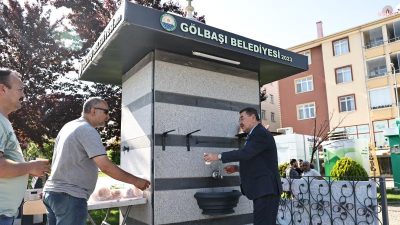 Gölbaşı Belediyesi'nin sabah erken saatlerde okuluna ve işine giden vatandaşlara
