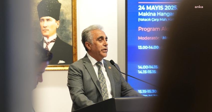Kartal’da apartman ve site yöneticilerine yönelik bilgilendirme paneli düzenlendi. TMMOB