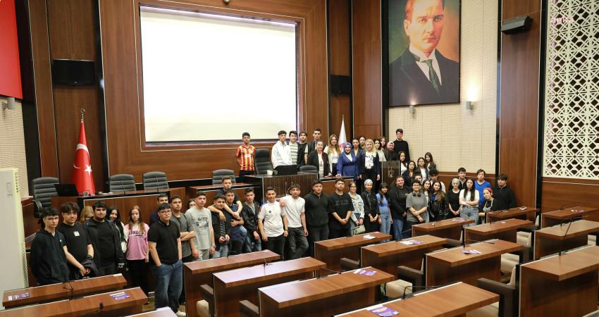 Keçiören Belediyesi’nden sınava hazırlanan öğrencilere destek Keçiören Belediyesi, Yükseköğretim Kurumları Sınavı’na (YKS) sayılı günler kala, öğrencilerde