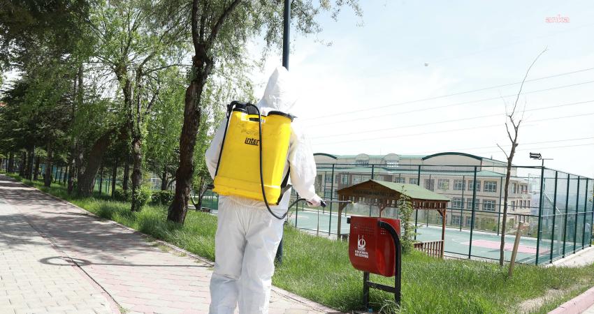 Keçiören Belediyesi, havanın ısınmasıyla ilçe genelinde ilaçlama çalışmalarını hızlandırdı. Belediye Başkanı