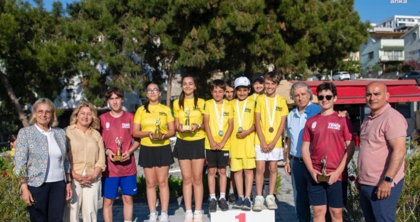 Kuşadası Belediye Başkanı Ömer Günel tarafından kente kazandırılan Kuşadası Tenis