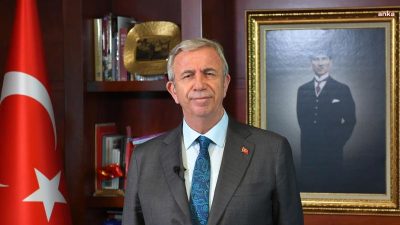 Ankara Büyükşehir Belediye Başkanı Mansur Yavaş, EuroLeague kupasını ikinci kez