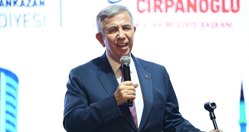 Ankara Büyükşehir Belediye Başkanı Mansur Yavaş, gençleri, 19 Mayıs Atatürk'ü