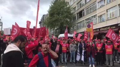 Devrimci İşçi Sendikaları Konfederasyonu’na (DİSK) bağlı Nakliyat-İş Sendikası üyeleri, 1