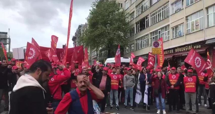 Devrimci İşçi Sendikaları Konfederasyonu’na (DİSK) bağlı Nakliyat-İş Sendikası üyeleri, 1