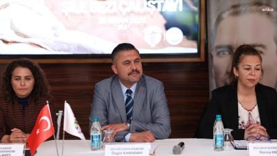 Şile Belediyesi’nin ev sahipliğinde düzenlenen “Şile Bezi Çalıştayı”nda katılımcılar, Şile