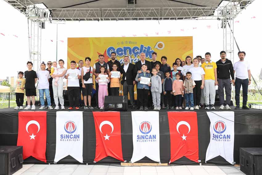 Sincan Belediyesi “Gençlik Haftası” kapsamında etkinlikler düzenlemeye devam ediyor. Bugün