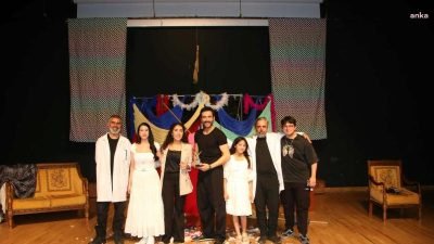 Kartal Belediyesi’nin Mayıs ayı kültür-sanat etkinlikleri kapsamında sahnelenen ‘Tımarhane Hademesi’